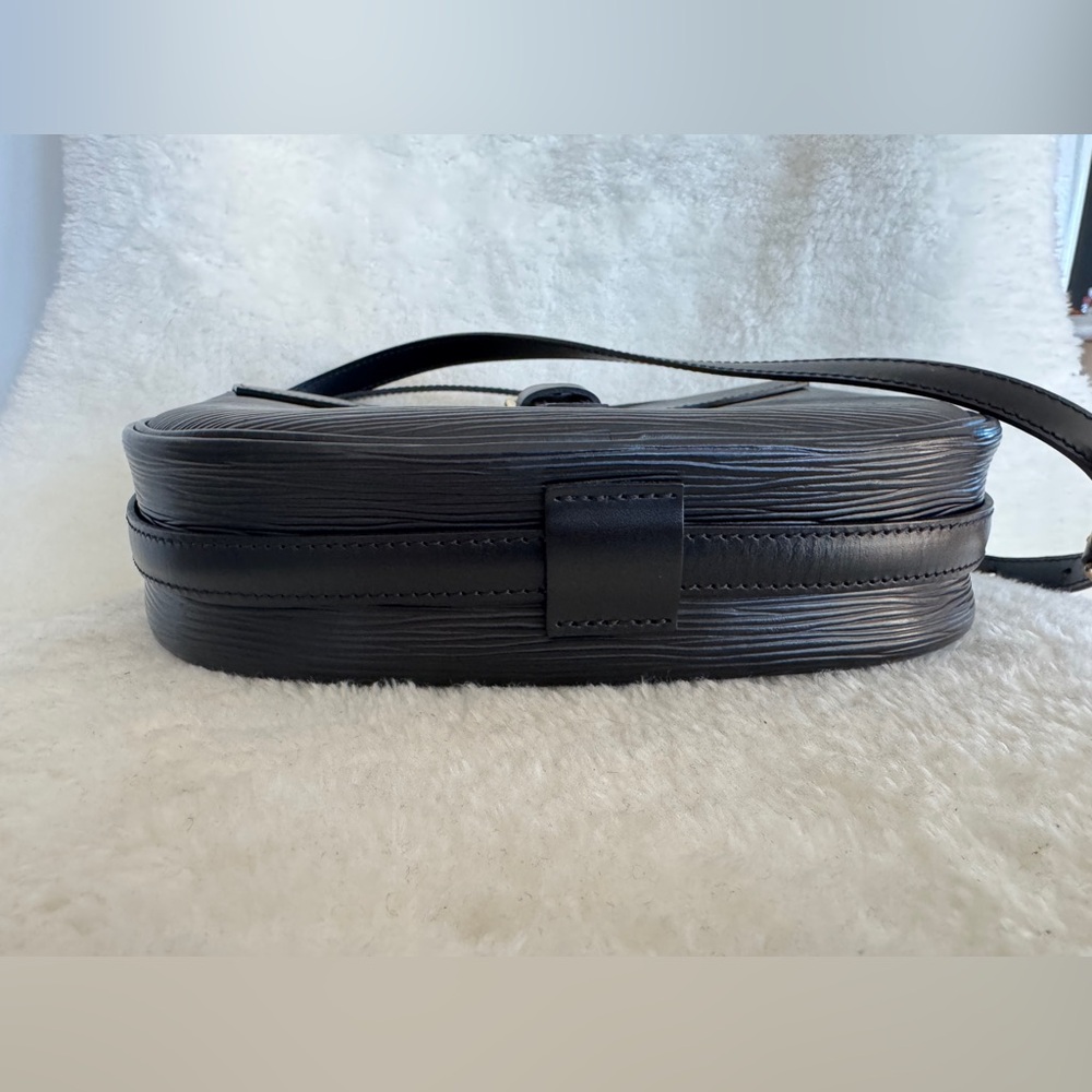 LOUIS VUITTON Jeune Fille MM Epi Leather Bag - Picture 3 of 15